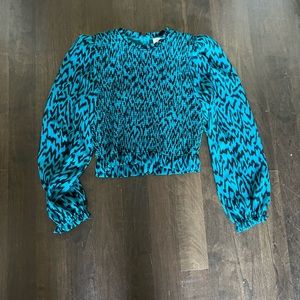 Aritzia cropped blouse in S